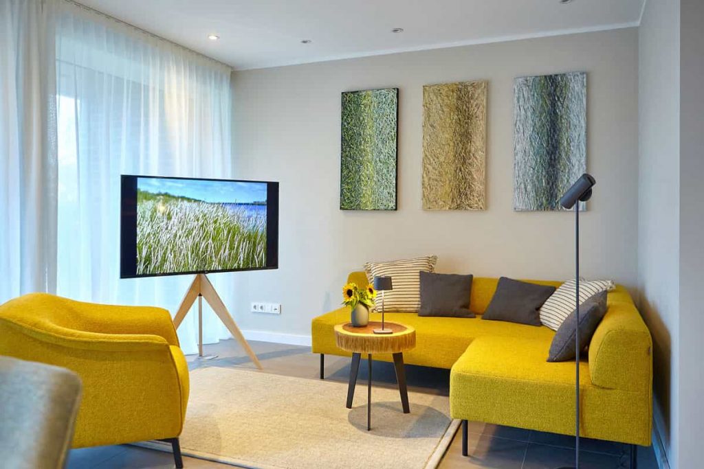 Ferienhaus Einrichtung Sitzgruppe gelb Butjapark